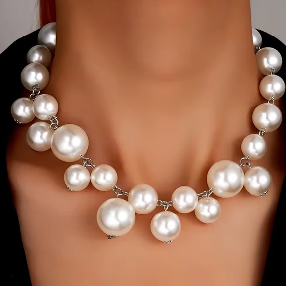 White Pearl shimmer color silver statement adjustable Necklace - Picture 9 of 10